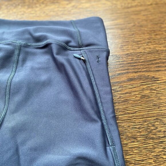 Under Armour Capris with teal mesh - Picture 4 of 9